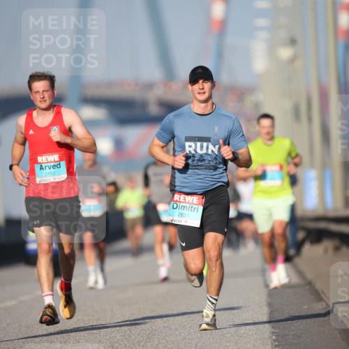 03.10.2025 - Köhlbrandbrückenlauf Jannik Wohlers http://msf.ph/oto/9075222 03.10.2025 09:41:44 Position 3 1268, 3152, 2024, 2831 meine-sportfotos.de