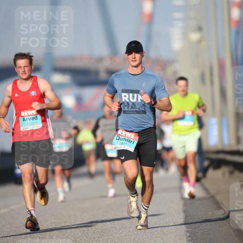 03.10.2025 - Köhlbrandbrückenlauf Jannik Wohlers http://msf.ph/oto/9075225 03.10.2025 09:41:44 Position 3 1268, 3152, 2024, 2831 meine-sportfotos.de