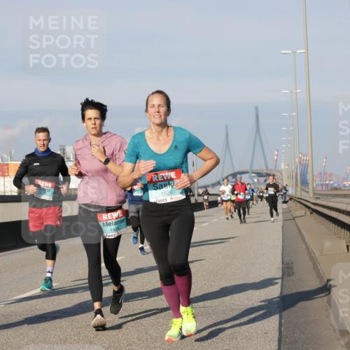 03.10.2025 - Köhlbrandbrückenlauf Jannik Wohlers http://msf.ph/oto/9075227 03.10.2025 09:51:26 Position 3 2761, 1424, 1626 meine-sportfotos.de