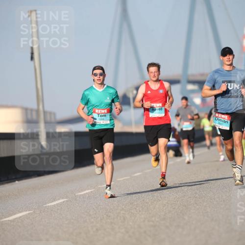 03.10.2025 - Köhlbrandbrückenlauf Jannik Wohlers http://msf.ph/oto/9075258 03.10.2025 09:41:46 Position 3 1268, 3152, 2831 meine-sportfotos.de
