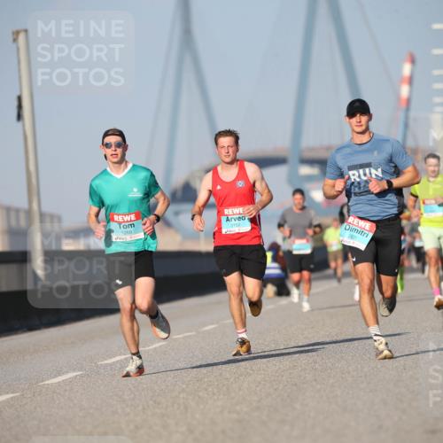 03.10.2025 - Köhlbrandbrückenlauf Jannik Wohlers http://msf.ph/oto/9075266 03.10.2025 09:41:46 Position 3 2024, 1268, 3152, 2831 meine-sportfotos.de