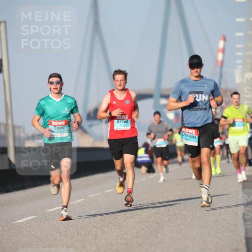 03.10.2025 - Köhlbrandbrückenlauf Jannik Wohlers http://msf.ph/oto/9075281 03.10.2025 09:41:46 Position 3 1268, 3152, 2831, 6 meine-sportfotos.de