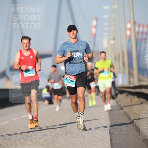03.10.2025 - Köhlbrandbrückenlauf Jannik Wohlers http://msf.ph/oto/9075302 03.10.2025 09:41:47 Position 3 024, 1268, 2831 meine-sportfotos.de
