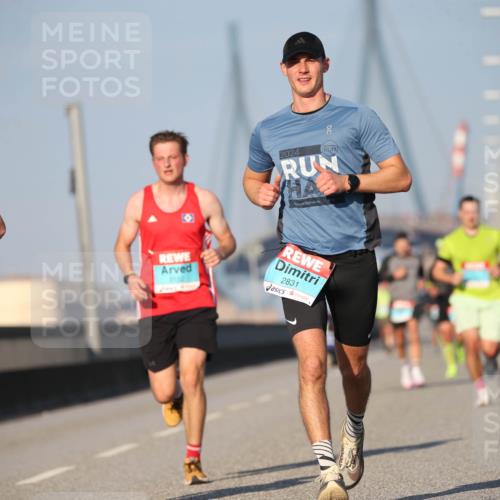03.10.2025 - Köhlbrandbrückenlauf Jannik Wohlers http://msf.ph/oto/9075389 03.10.2025 09:41:50 Position 3 2024, 1268, 3152, 2831 meine-sportfotos.de