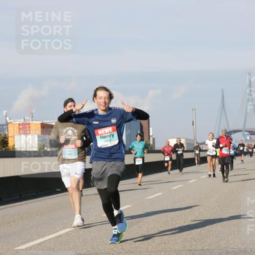 03.10.2025 - Köhlbrandbrückenlauf Jannik Wohlers http://msf.ph/oto/9075393 03.10.2025 09:51:29 Position 3 3379, 3835 meine-sportfotos.de