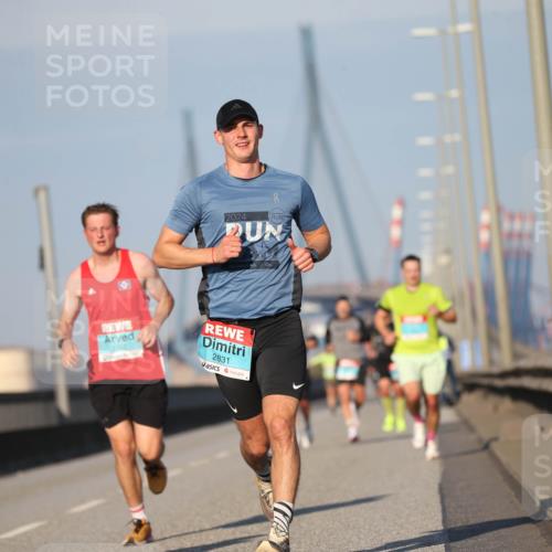 03.10.2025 - Köhlbrandbrückenlauf Jannik Wohlers http://msf.ph/oto/9075395 03.10.2025 09:41:51 Position 3 58, 2024, 2831 meine-sportfotos.de