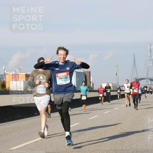 03.10.2025 - Köhlbrandbrückenlauf Jannik Wohlers http://msf.ph/oto/9075398 03.10.2025 09:51:29 Position 3 3835, 3379 meine-sportfotos.de