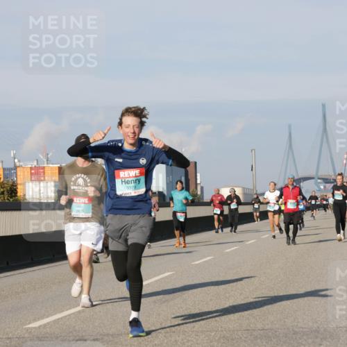 03.10.2025 - Köhlbrandbrückenlauf Jannik Wohlers http://msf.ph/oto/9075417 03.10.2025 09:51:29 Position 3 3835, 3379 meine-sportfotos.de