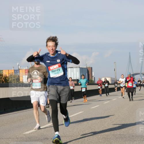 03.10.2025 - Köhlbrandbrückenlauf Jannik Wohlers http://msf.ph/oto/9075456 03.10.2025 09:51:29 Position 3 3835, 3379 meine-sportfotos.de