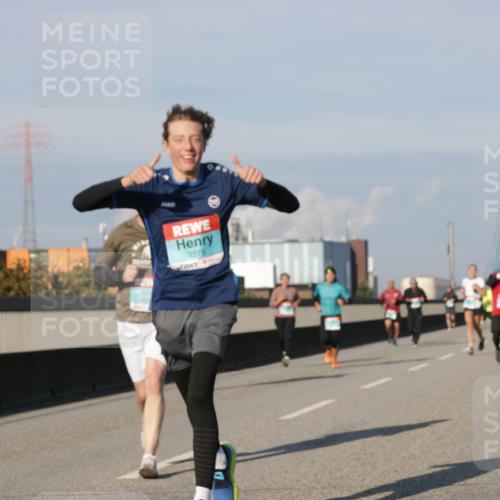 03.10.2025 - Köhlbrandbrückenlauf Jannik Wohlers http://msf.ph/oto/9075484 03.10.2025 09:51:30 Position 3 3379 meine-sportfotos.de