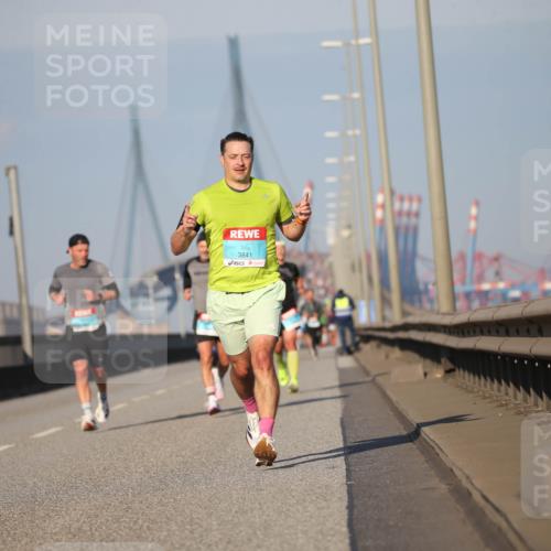 03.10.2025 - Köhlbrandbrückenlauf Jannik Wohlers http://msf.ph/oto/9075516 03.10.2025 09:41:56 Position 3 3841 meine-sportfotos.de