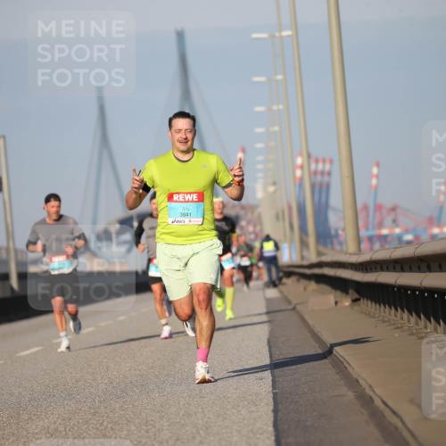 03.10.2025 - Köhlbrandbrückenlauf Jannik Wohlers http://msf.ph/oto/9075523 03.10.2025 09:41:56 Position 3 3841 meine-sportfotos.de