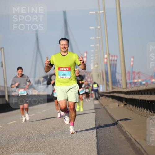 03.10.2025 - Köhlbrandbrückenlauf Jannik Wohlers http://msf.ph/oto/9075527 03.10.2025 09:41:56 Position 3 3841 meine-sportfotos.de