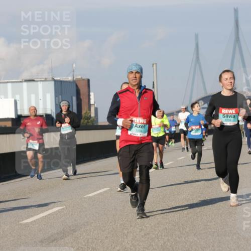 03.10.2025 - Köhlbrandbrückenlauf Jannik Wohlers http://msf.ph/oto/9075630 03.10.2025 09:51:34 Position 3 1208, 1134 meine-sportfotos.de