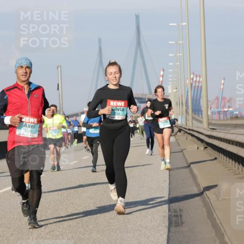 03.10.2025 - Köhlbrandbrückenlauf Jannik Wohlers http://msf.ph/oto/9075644 03.10.2025 09:51:35 Position 3 1134, 1208, 1412 meine-sportfotos.de