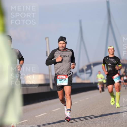 03.10.2025 - Köhlbrandbrückenlauf Jannik Wohlers http://msf.ph/oto/9075645 03.10.2025 09:42:00 Position 3 1037 meine-sportfotos.de