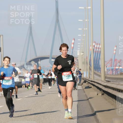 03.10.2025 - Köhlbrandbrückenlauf Jannik Wohlers http://msf.ph/oto/9075675 03.10.2025 09:51:37 Position 3 3497, 1412 meine-sportfotos.de