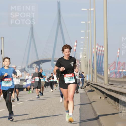 03.10.2025 - Köhlbrandbrückenlauf Jannik Wohlers http://msf.ph/oto/9075686 03.10.2025 09:51:37 Position 3 3497, 1412 meine-sportfotos.de