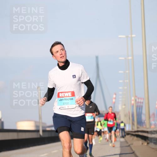 03.10.2025 - Köhlbrandbrückenlauf Jannik Wohlers http://msf.ph/oto/9075726 03.10.2025 09:42:21 Position 3 3702 meine-sportfotos.de
