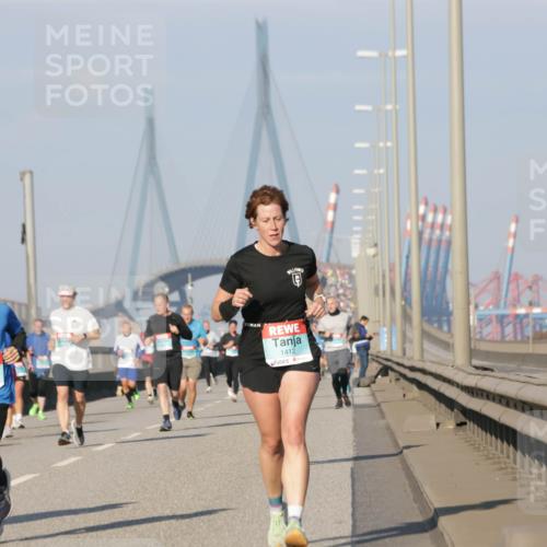 03.10.2025 - Köhlbrandbrückenlauf Jannik Wohlers http://msf.ph/oto/9075730 03.10.2025 09:51:37 Position 3 3198, 3497, 1412 meine-sportfotos.de