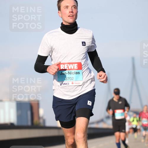 03.10.2025 - Köhlbrandbrückenlauf Jannik Wohlers http://msf.ph/oto/9075796 03.10.2025 09:42:22 Position 3 3702 meine-sportfotos.de