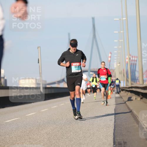 03.10.2025 - Köhlbrandbrückenlauf Jannik Wohlers http://msf.ph/oto/9075807 03.10.2025 09:42:23 Position 3 3288 meine-sportfotos.de