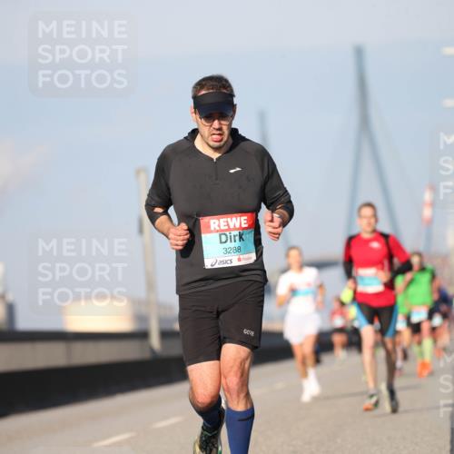 03.10.2025 - Köhlbrandbrückenlauf Jannik Wohlers http://msf.ph/oto/9075830 03.10.2025 09:42:24 Position 3 3288 meine-sportfotos.de