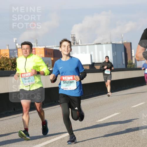 03.10.2025 - Köhlbrandbrückenlauf Jannik Wohlers http://msf.ph/oto/9075899 03.10.2025 09:51:41 Position 3 3198, 3497, 1412 meine-sportfotos.de