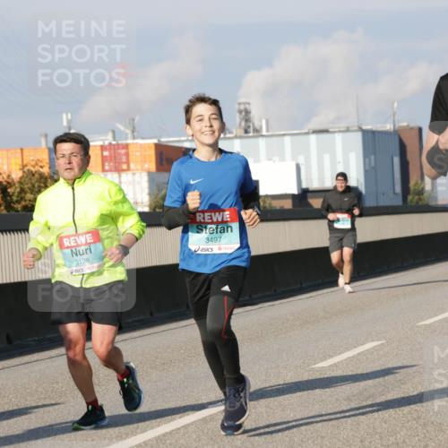03.10.2025 - Köhlbrandbrückenlauf Jannik Wohlers http://msf.ph/oto/9075916 03.10.2025 09:51:41 Position 3 3198, 3497, 1412 meine-sportfotos.de
