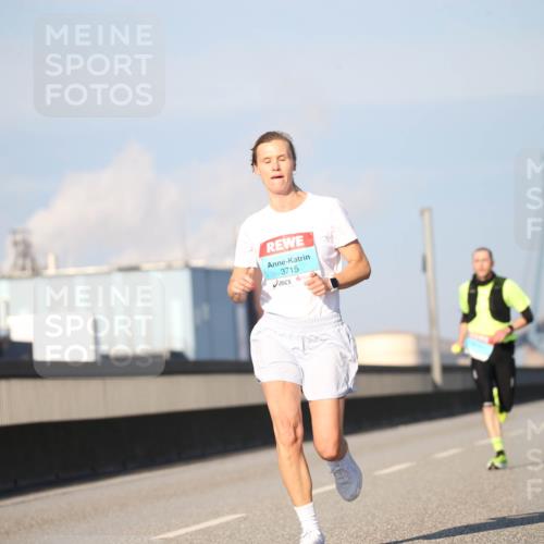 03.10.2025 - Köhlbrandbrückenlauf Jannik Wohlers http://msf.ph/oto/9075998 03.10.2025 09:42:32 Position 3 3715 meine-sportfotos.de
