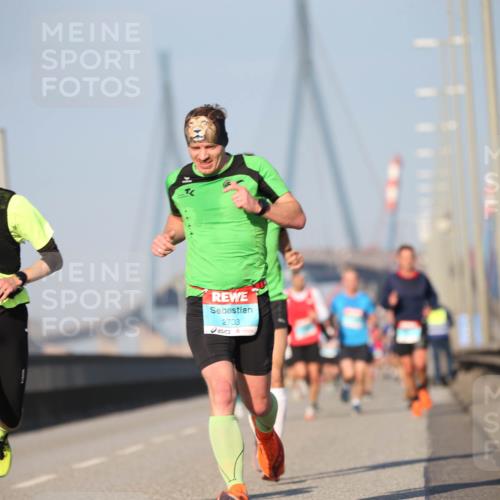 03.10.2025 - Köhlbrandbrückenlauf Jannik Wohlers http://msf.ph/oto/9076015 03.10.2025 09:42:33 Position 3 3720, 2703 meine-sportfotos.de
