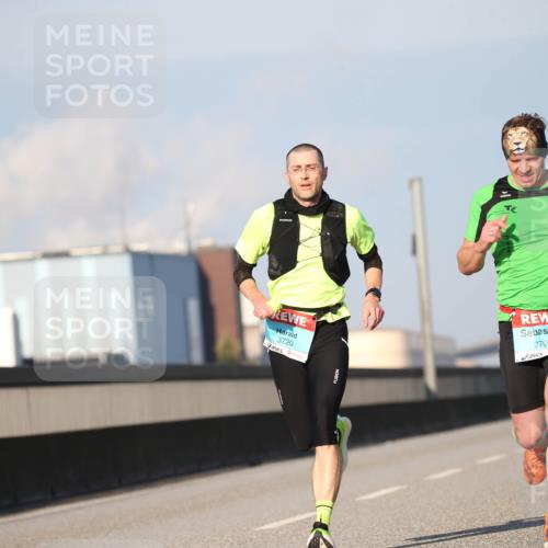 03.10.2025 - Köhlbrandbrückenlauf Jannik Wohlers http://msf.ph/oto/9076070 03.10.2025 09:42:34 Position 3 3720, 2703 meine-sportfotos.de