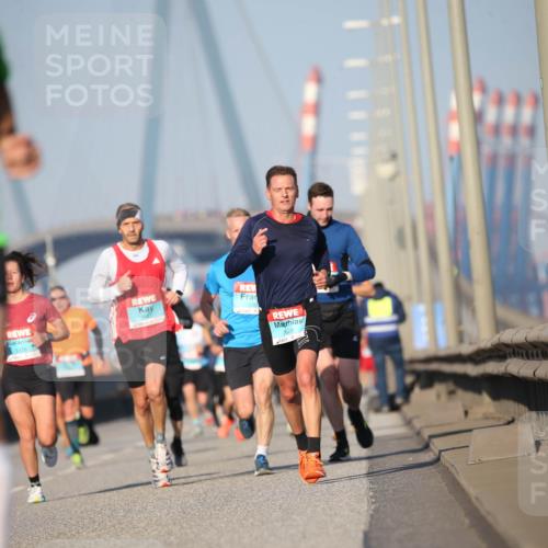 03.10.2025 - Köhlbrandbrückenlauf Jannik Wohlers http://msf.ph/oto/9076073 03.10.2025 09:42:36 Position 3 3376 meine-sportfotos.de