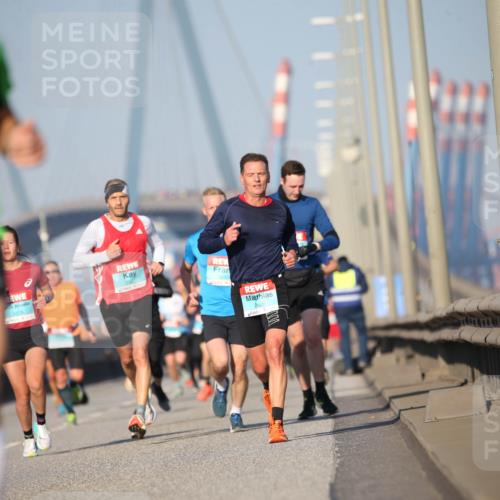 03.10.2025 - Köhlbrandbrückenlauf Jannik Wohlers http://msf.ph/oto/9076078 03.10.2025 09:42:36 Position 3 3376, 1030 meine-sportfotos.de