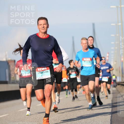 03.10.2025 - Köhlbrandbrückenlauf Jannik Wohlers http://msf.ph/oto/9076124 03.10.2025 09:42:44 Position 3 3628 meine-sportfotos.de