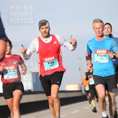 03.10.2025 - Köhlbrandbrückenlauf Jannik Wohlers http://msf.ph/oto/9076191 03.10.2025 09:42:46 Position 3 3376, 3527, 1030 meine-sportfotos.de