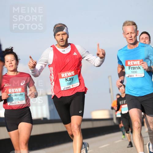03.10.2025 - Köhlbrandbrückenlauf Jannik Wohlers http://msf.ph/oto/9076200 03.10.2025 09:42:46 Position 3 3376, 3527, 1030 meine-sportfotos.de