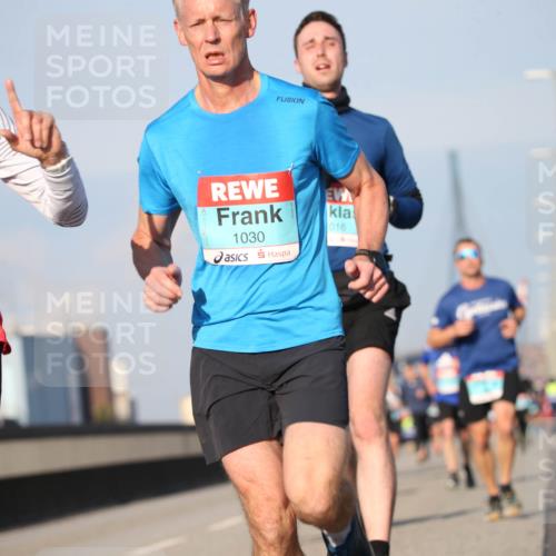 03.10.2025 - Köhlbrandbrückenlauf Jannik Wohlers http://msf.ph/oto/9076229 03.10.2025 09:42:47 Position 3 3527, 1030, 016 meine-sportfotos.de