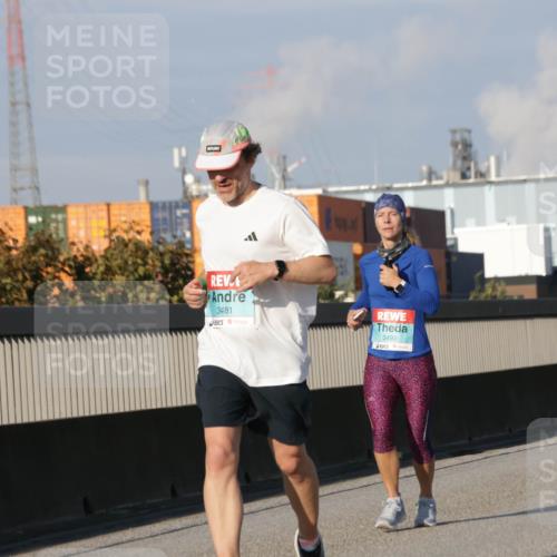 03.10.2025 - Köhlbrandbrückenlauf Jannik Wohlers http://msf.ph/oto/9076231 03.10.2025 09:51:49 Position 3 3481, 3492 meine-sportfotos.de