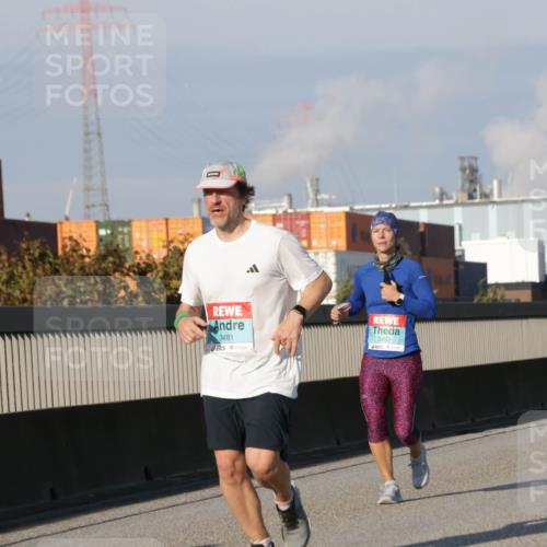 03.10.2025 - Köhlbrandbrückenlauf Jannik Wohlers http://msf.ph/oto/9076248 03.10.2025 09:51:49 Position 3 3481, 3492 meine-sportfotos.de