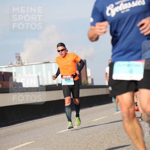 03.10.2025 - Köhlbrandbrückenlauf Jannik Wohlers http://msf.ph/oto/9076299 03.10.2025 09:42:51 Position 3 3266 meine-sportfotos.de