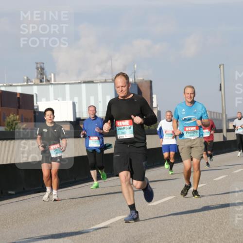 03.10.2025 - Köhlbrandbrückenlauf Jannik Wohlers http://msf.ph/oto/9076309 03.10.2025 09:51:51 Position 3 2807 meine-sportfotos.de
