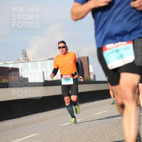 03.10.2025 - Köhlbrandbrückenlauf Jannik Wohlers http://msf.ph/oto/9076315 03.10.2025 09:42:51 Position 3 3266 meine-sportfotos.de