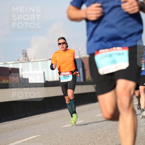 03.10.2025 - Köhlbrandbrückenlauf Jannik Wohlers http://msf.ph/oto/9076318 03.10.2025 09:42:51 Position 3 3266 meine-sportfotos.de