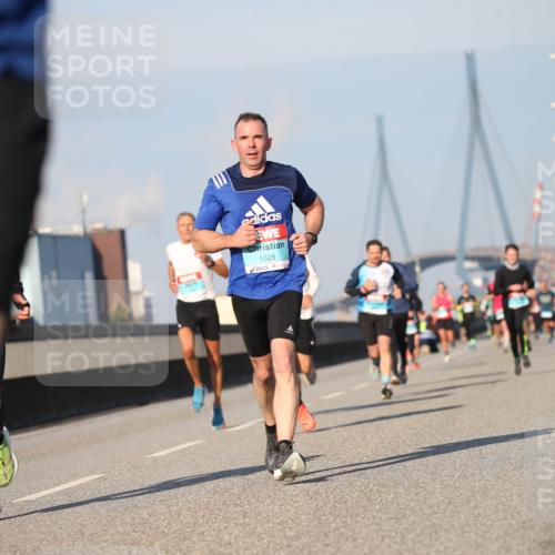 03.10.2025 - Köhlbrandbrückenlauf Jannik Wohlers http://msf.ph/oto/9076329 03.10.2025 09:42:52 Position 3 116, 1028 meine-sportfotos.de