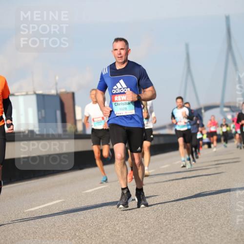 03.10.2025 - Köhlbrandbrückenlauf Jannik Wohlers http://msf.ph/oto/9076352 03.10.2025 09:42:52 Position 3 3266, 1028 meine-sportfotos.de
