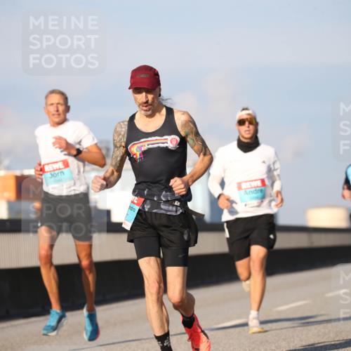 03.10.2025 - Köhlbrandbrückenlauf Jannik Wohlers http://msf.ph/oto/9076383 03.10.2025 09:42:56 Position 3 19 meine-sportfotos.de