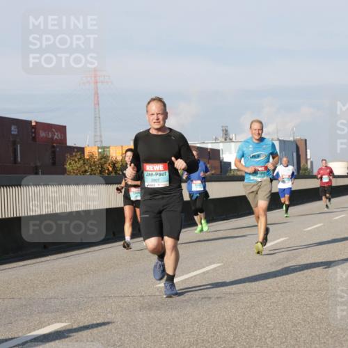 03.10.2025 - Köhlbrandbrückenlauf Jannik Wohlers http://msf.ph/oto/9076385 03.10.2025 09:51:53 Position 3 2807 meine-sportfotos.de