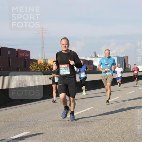 03.10.2025 - Köhlbrandbrückenlauf Jannik Wohlers http://msf.ph/oto/9076392 03.10.2025 09:51:53 Position 3 2807 meine-sportfotos.de
