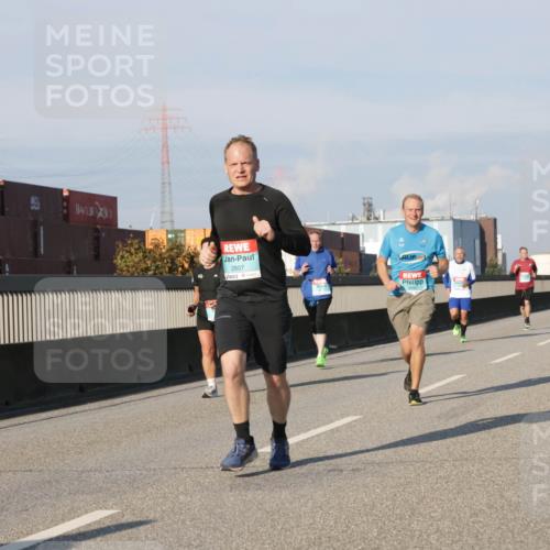 03.10.2025 - Köhlbrandbrückenlauf Jannik Wohlers http://msf.ph/oto/9076396 03.10.2025 09:51:54 Position 3 2807 meine-sportfotos.de